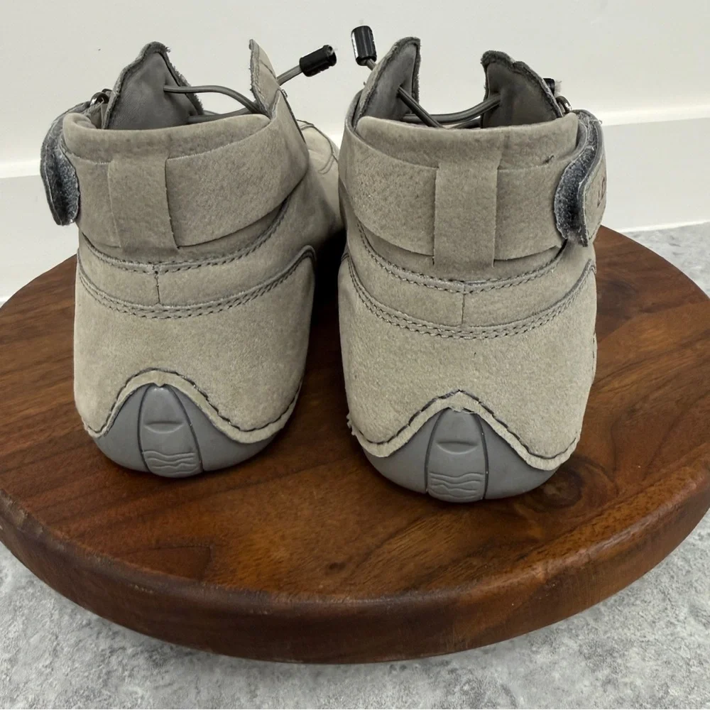 LDECK suede‎ leather high-top casual or hiking shoes in a taupe/grey color. Sz39